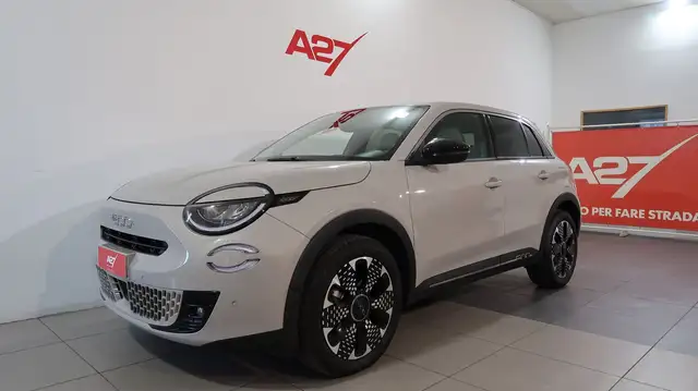 Fiat 600 1.2 Hybrid 100cv La Prima