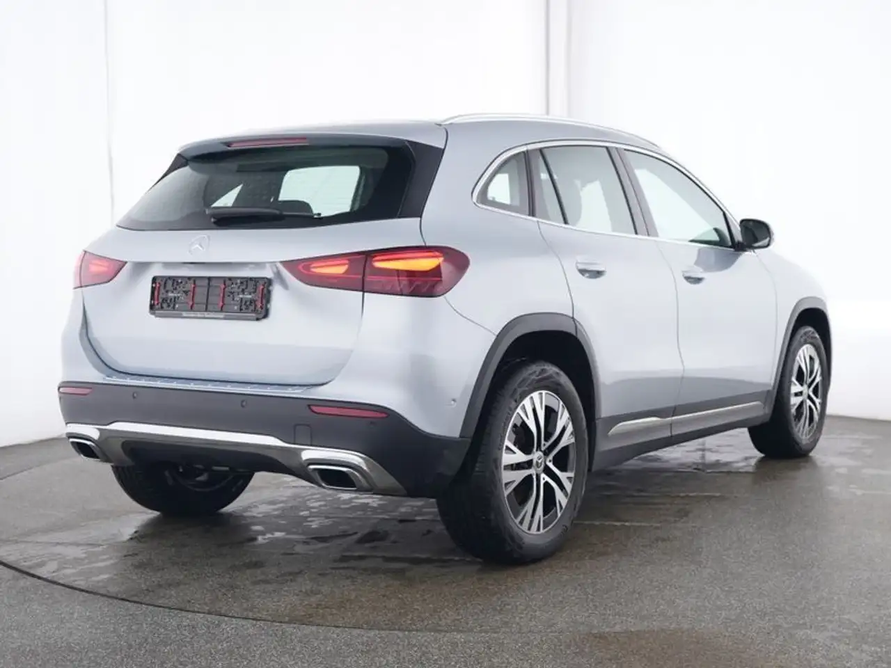 Mercedes-Benz GLA 200 PROGRESSIVE ADVANCED+KAMERA+WI-PAKET+18" 2