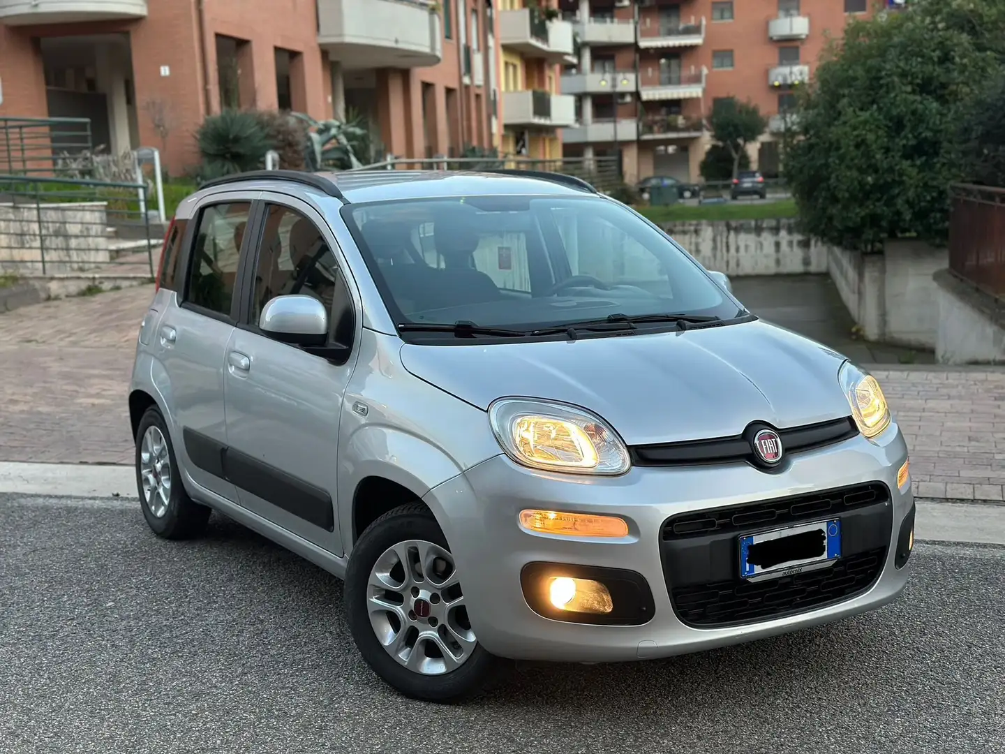 Fiat Panda Panda 1.2 Lounge easypower Gpl 69cv my19 Argento - 1