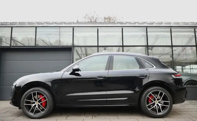 Porsche Macan view 6