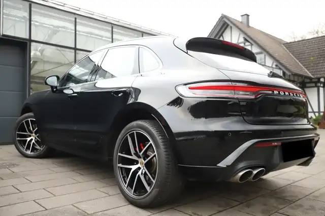 Porsche Macan view 5