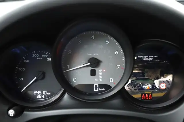 Porsche Macan view 15