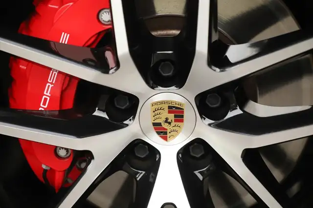 Porsche Macan view 9