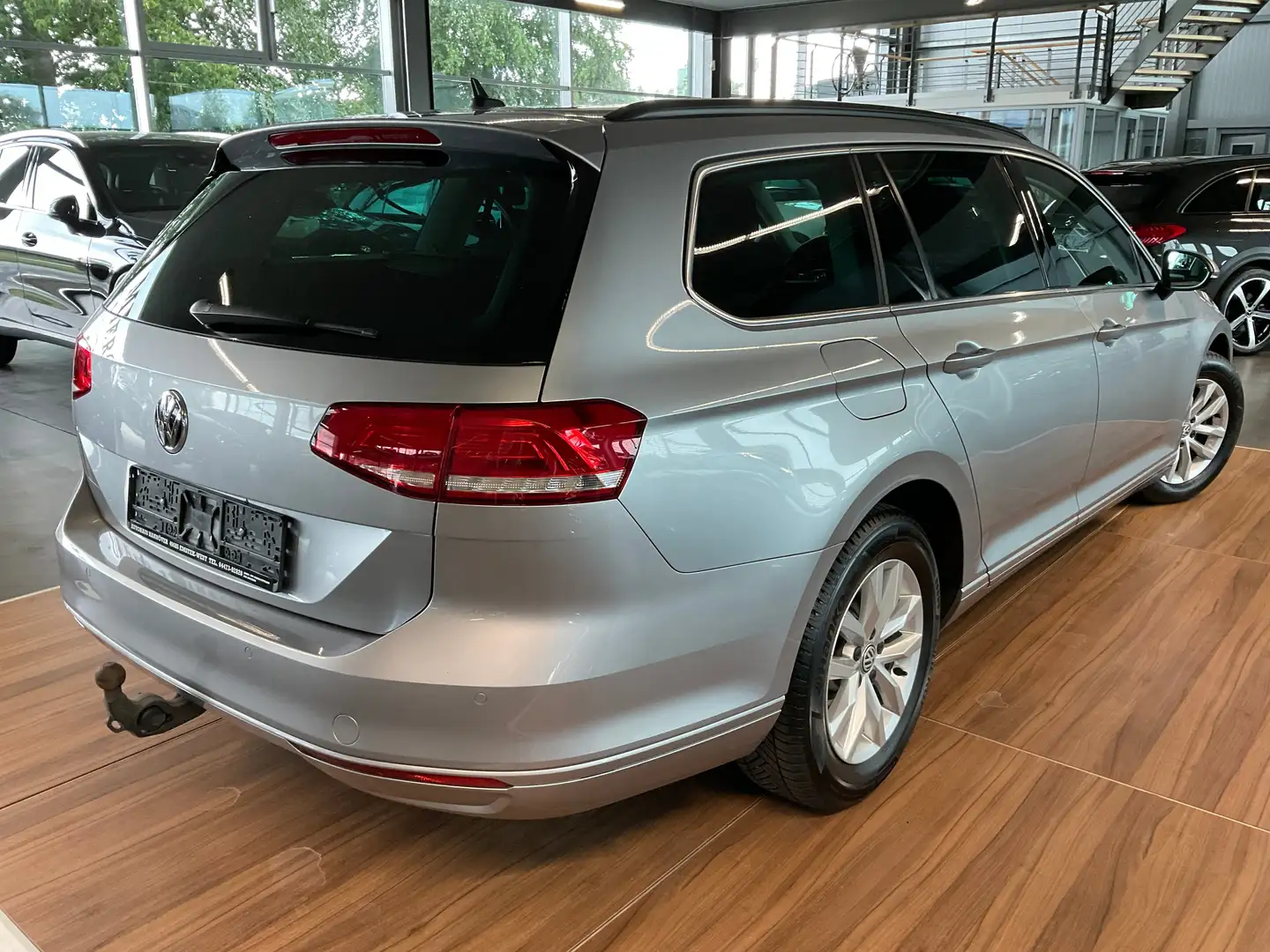 Volkswagen Passat Variant Passat 2.0 TDI Comfortline AHK/NAVI/ACC/APP Silber - 2