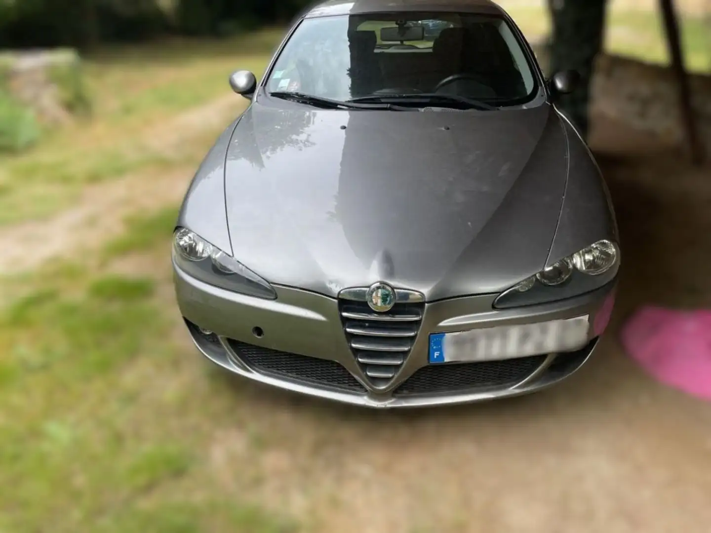 Alfa Romeo 147 1.9 JTD 115 Distinctive Gris - 1