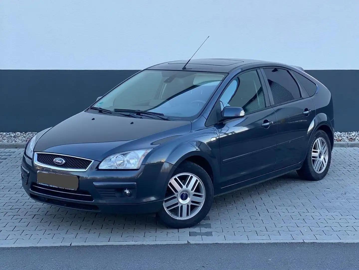 Ford Focus 1,6 MK2 GHIA / 54000 km original / Tüv Neu Grau - 2