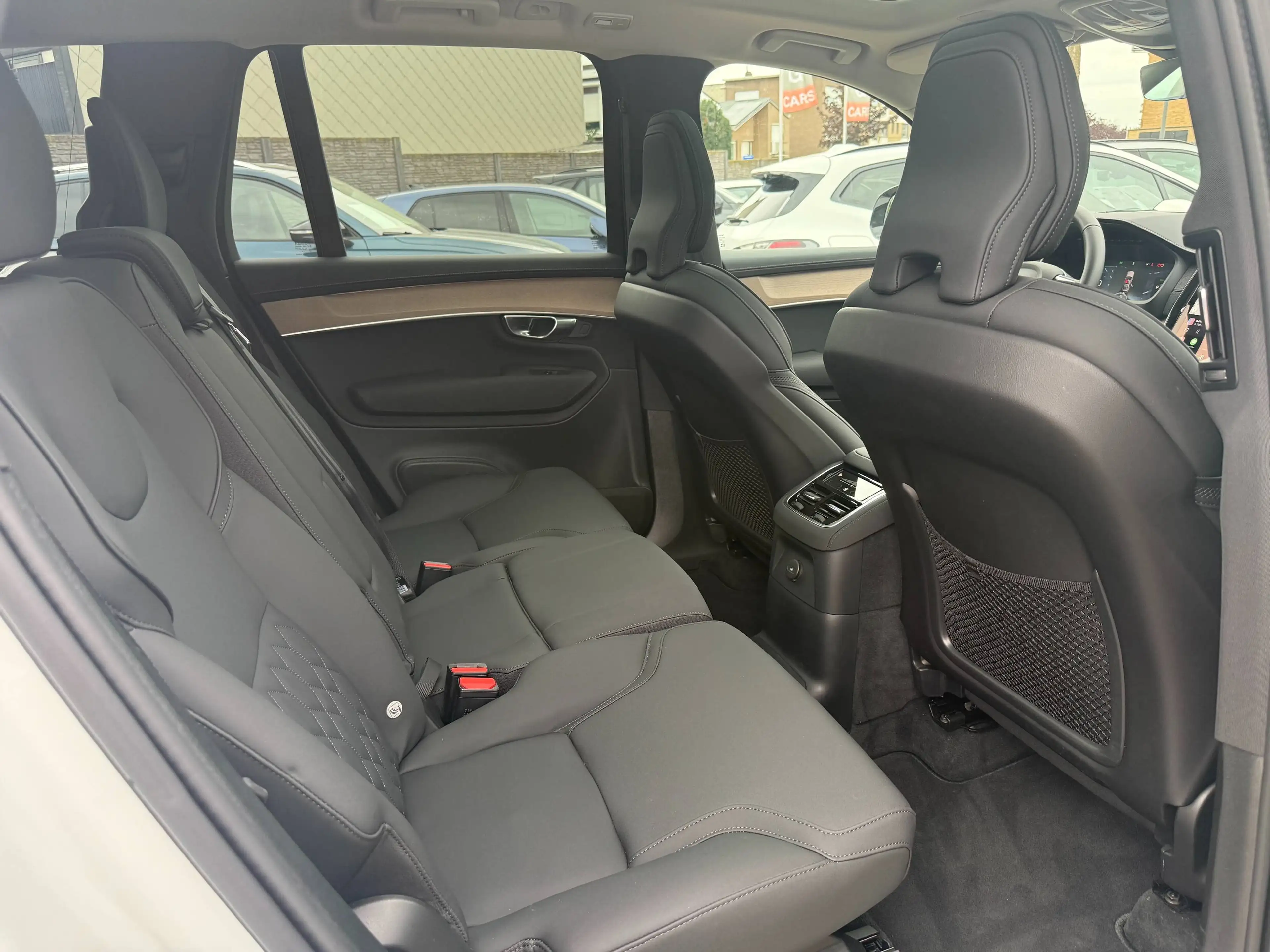 Volvo XC90 T8 AWD Recharge Plus Dark — photo 7