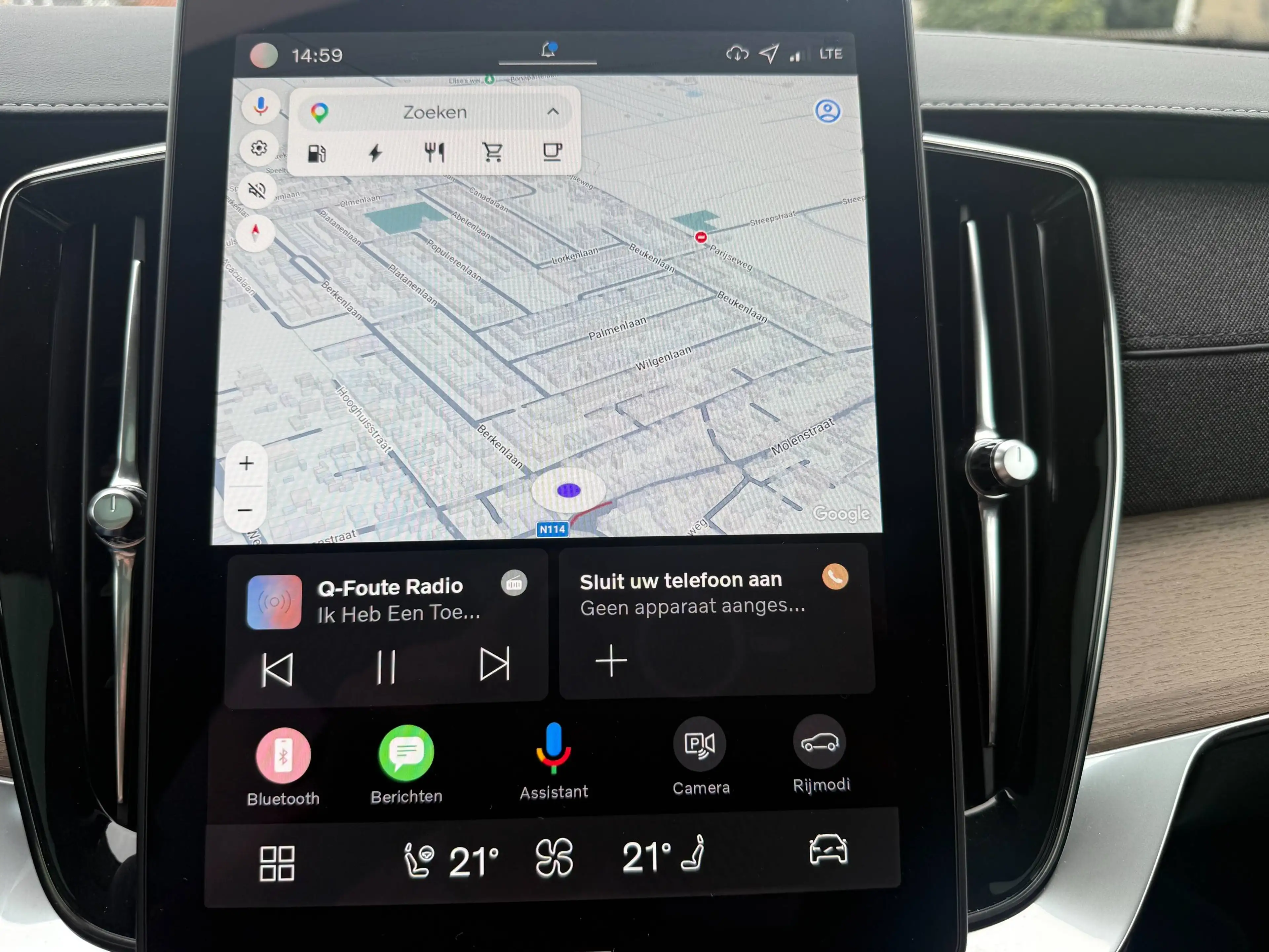 Volvo XC90 T8 AWD Recharge Plus Dark — photo 11