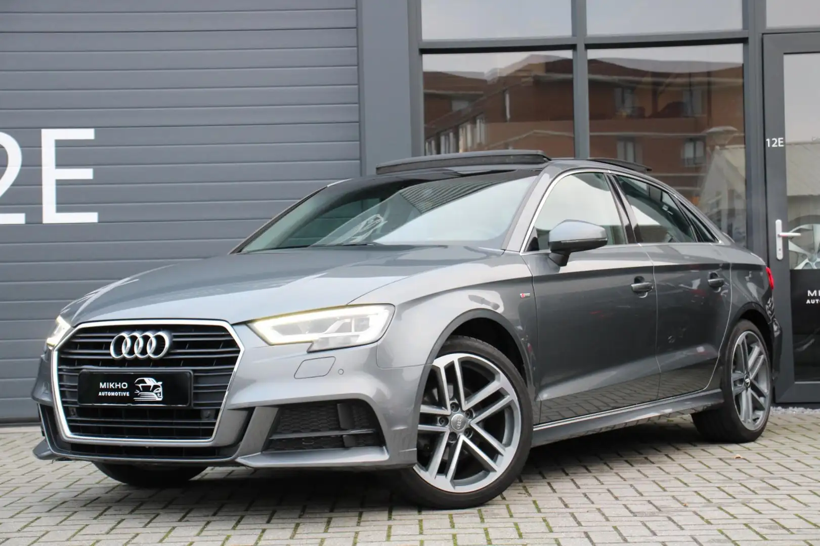 Audi A3 Limousine 1.4 TFSI CoD S-Line | Panoramadak | Stoe Szürke - 1