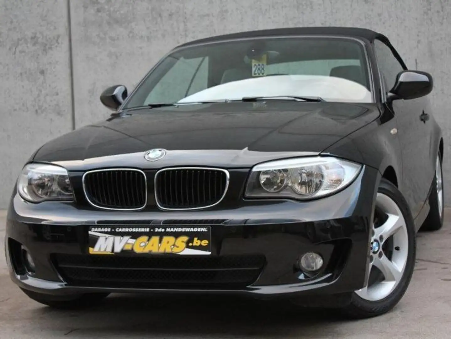 BMW 118 118i Cabrio Zwart - 1