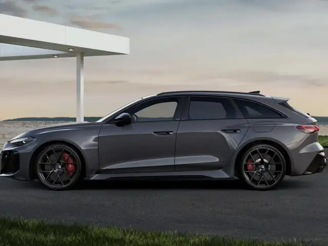 Audi RS5 view 3