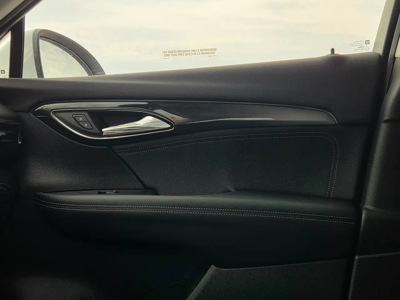 Buick Envision снимка Buick Envision