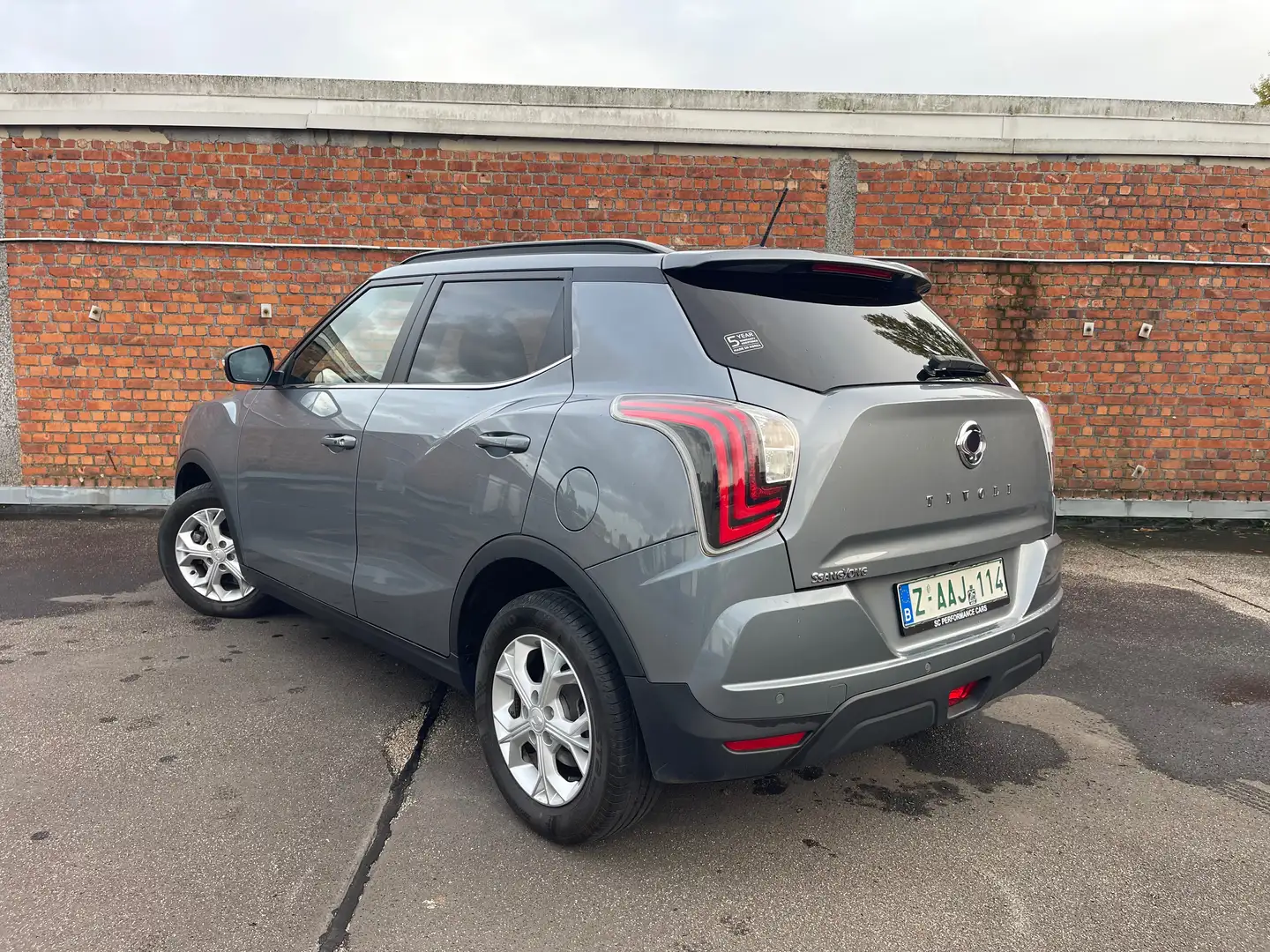 SsangYong Tivoli Garantie tot 3/2028 Gris - 2