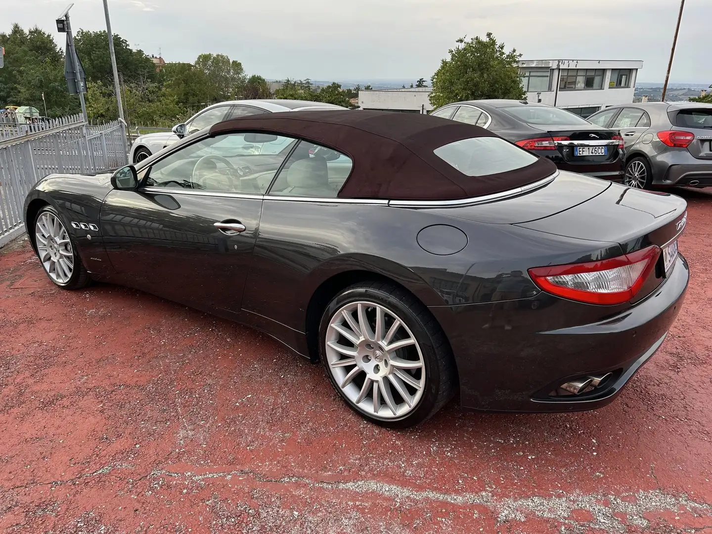 Maserati GranCabrio Grancabrio I 4.7 auto 450CV cappotta marrone Gris - 2
