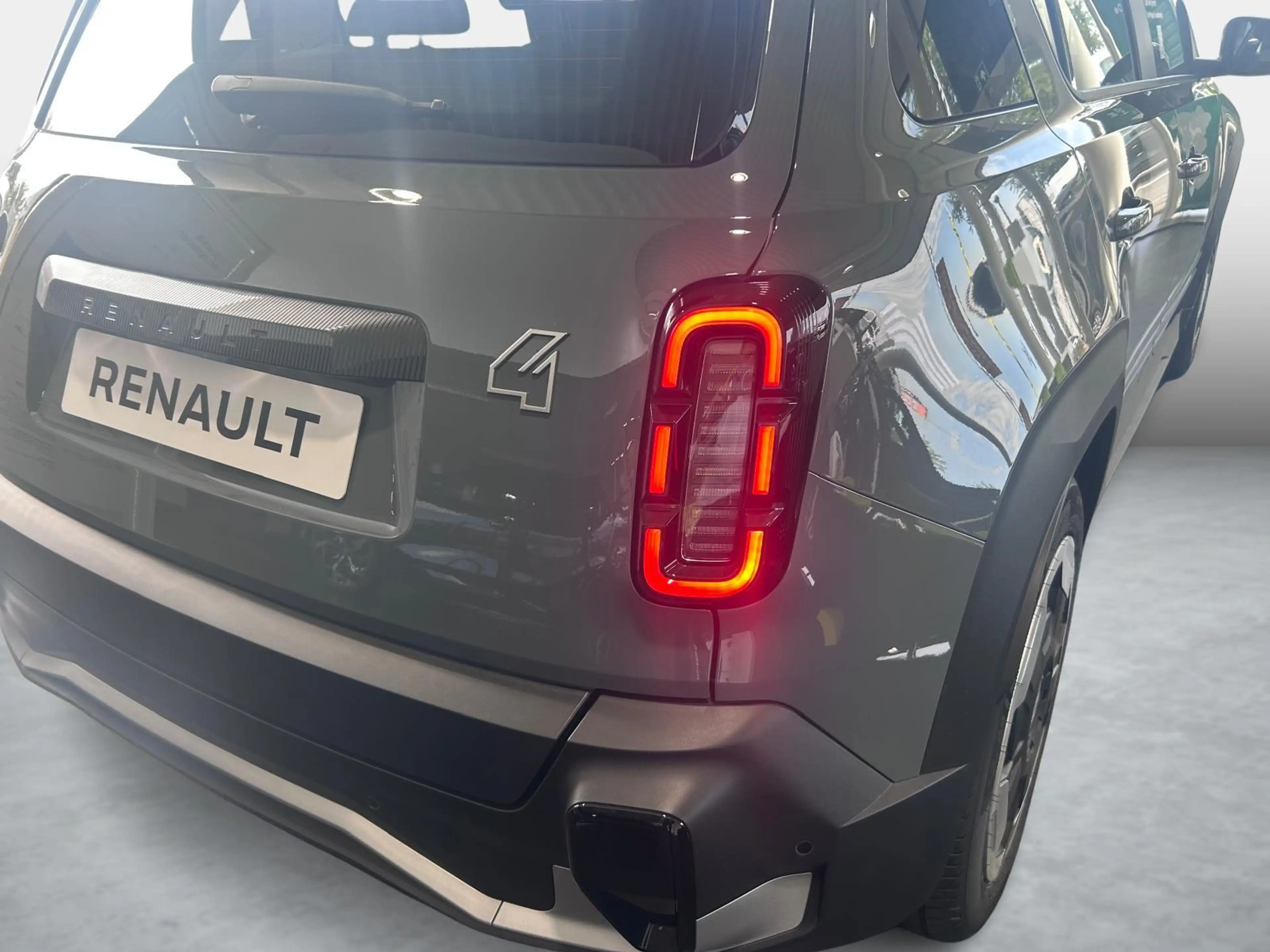 Renault R 4 E-Tech electric 150 hp comfort range Evolution — photo 5