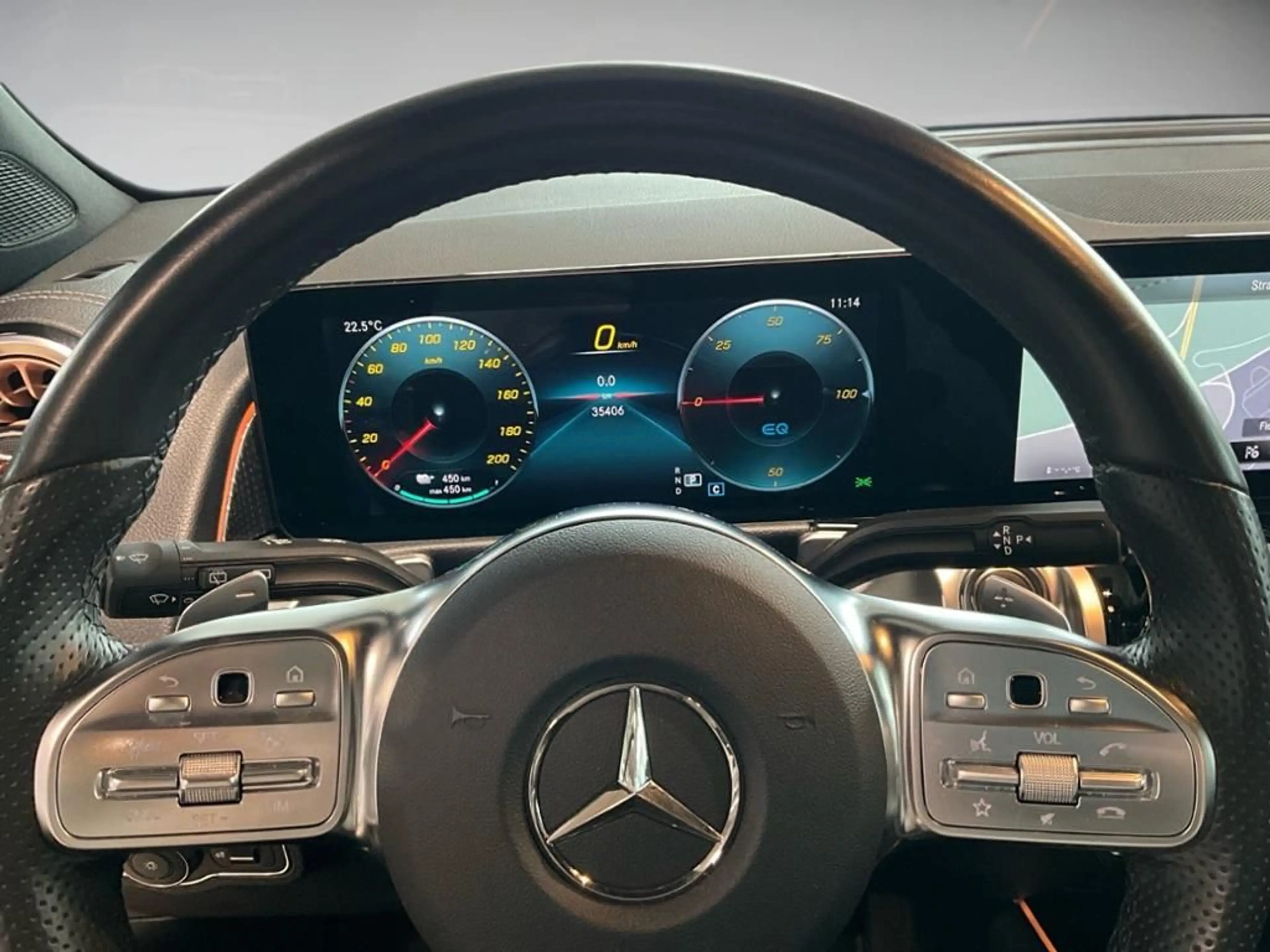 Mercedes-Benz EQB 300 4MATIC AUT Kam. KlimaA LED LM PDC SHZ — photo 8