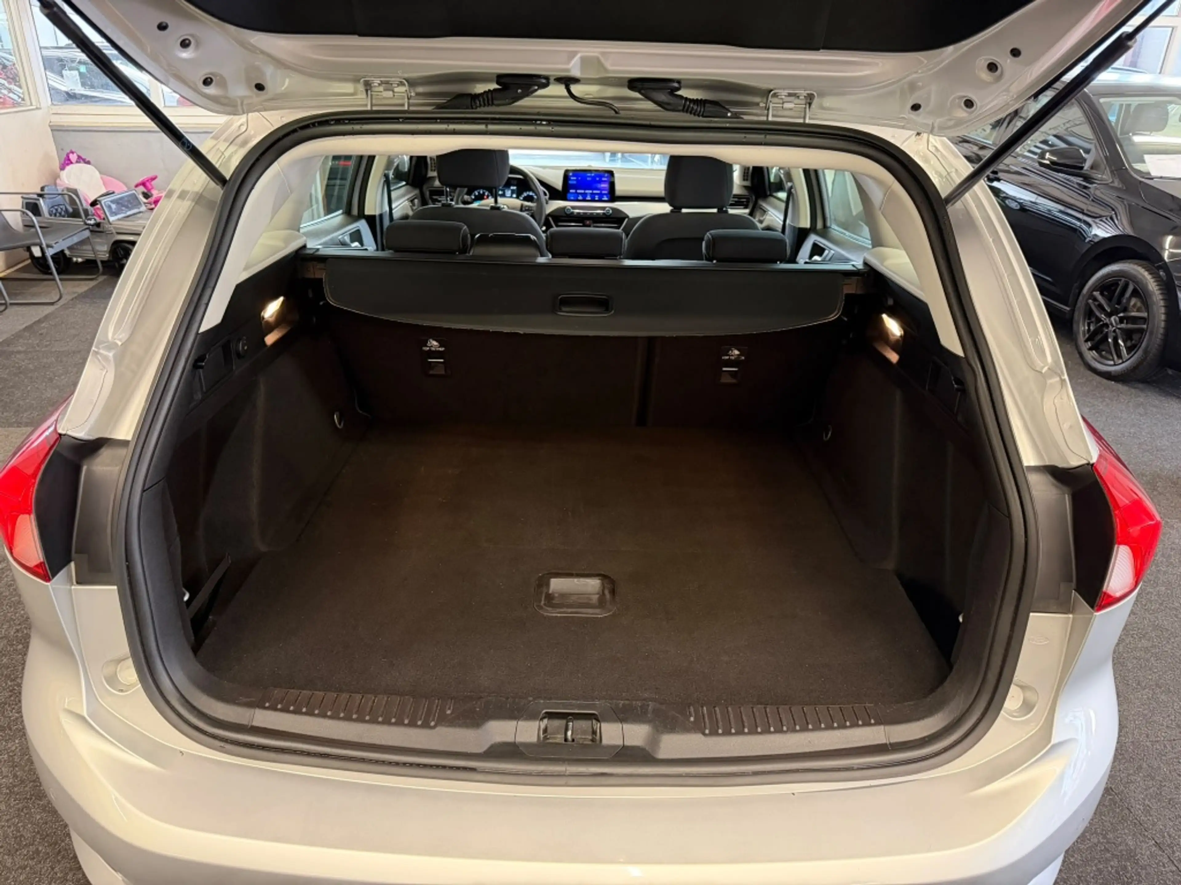 Ford Focus Wagon 1.0 EcoB. NAP*NL*Camera*NAVI*LED*2021 — photo 8