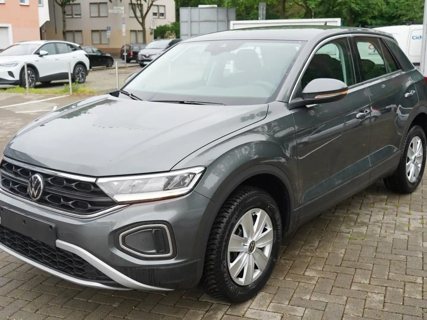 Volkswagen T-Roc TSI Climatronic Navigation über App Connect Grau - 2