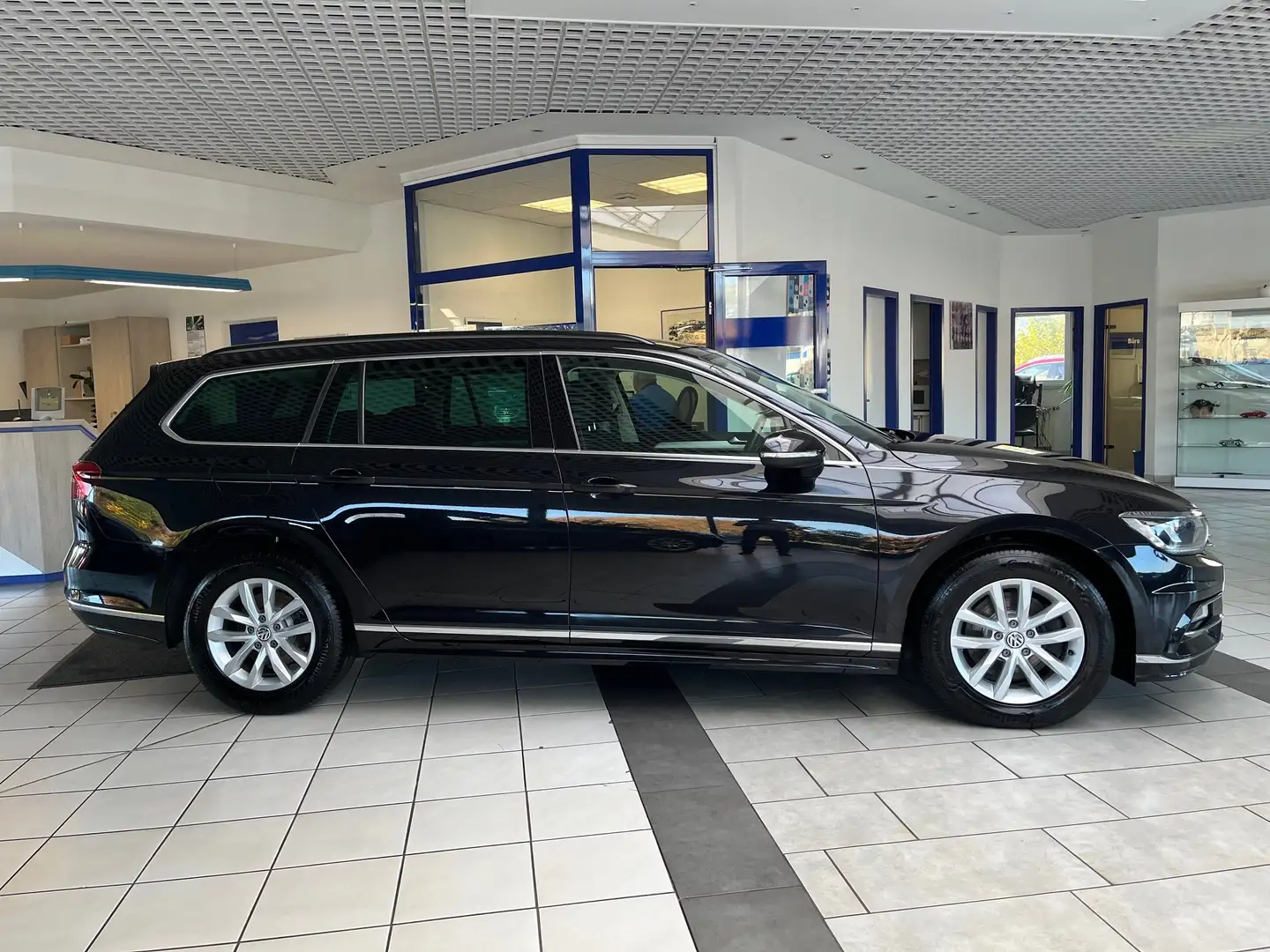 Volkswagen Passat Variant 1.8 TSI-DSG,LED-SW,RFK,R-Line-Ext Schwarz - 2
