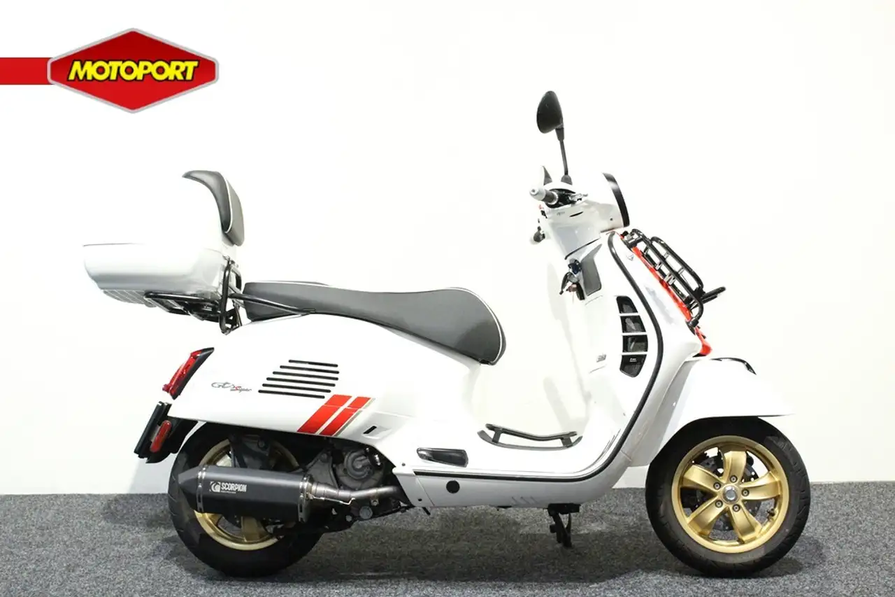 Vespa GTS Super 300