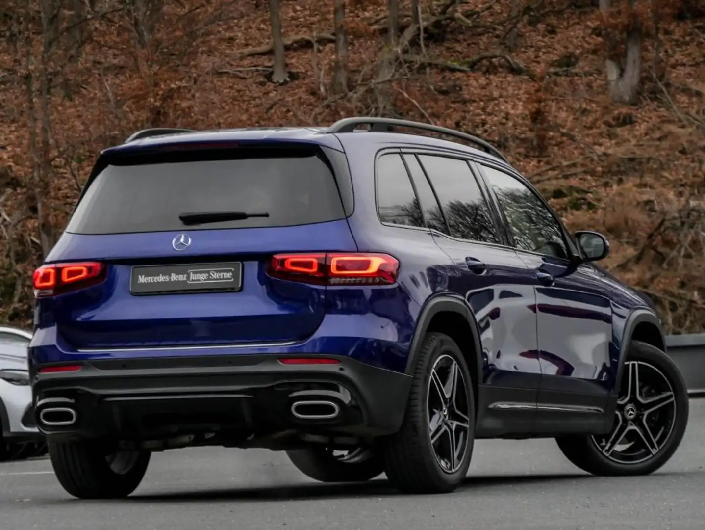 Mercedes-Benz GLB 220 d 4M AMG-Sport/Pano/AHK/Night/Ambi/LED Blau - 2