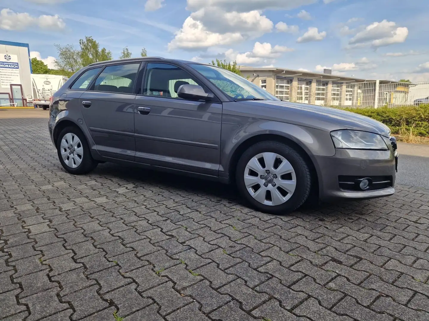 Audi A3 Sportback 2.0 TDI*Klimaautomatik* Grau - 2