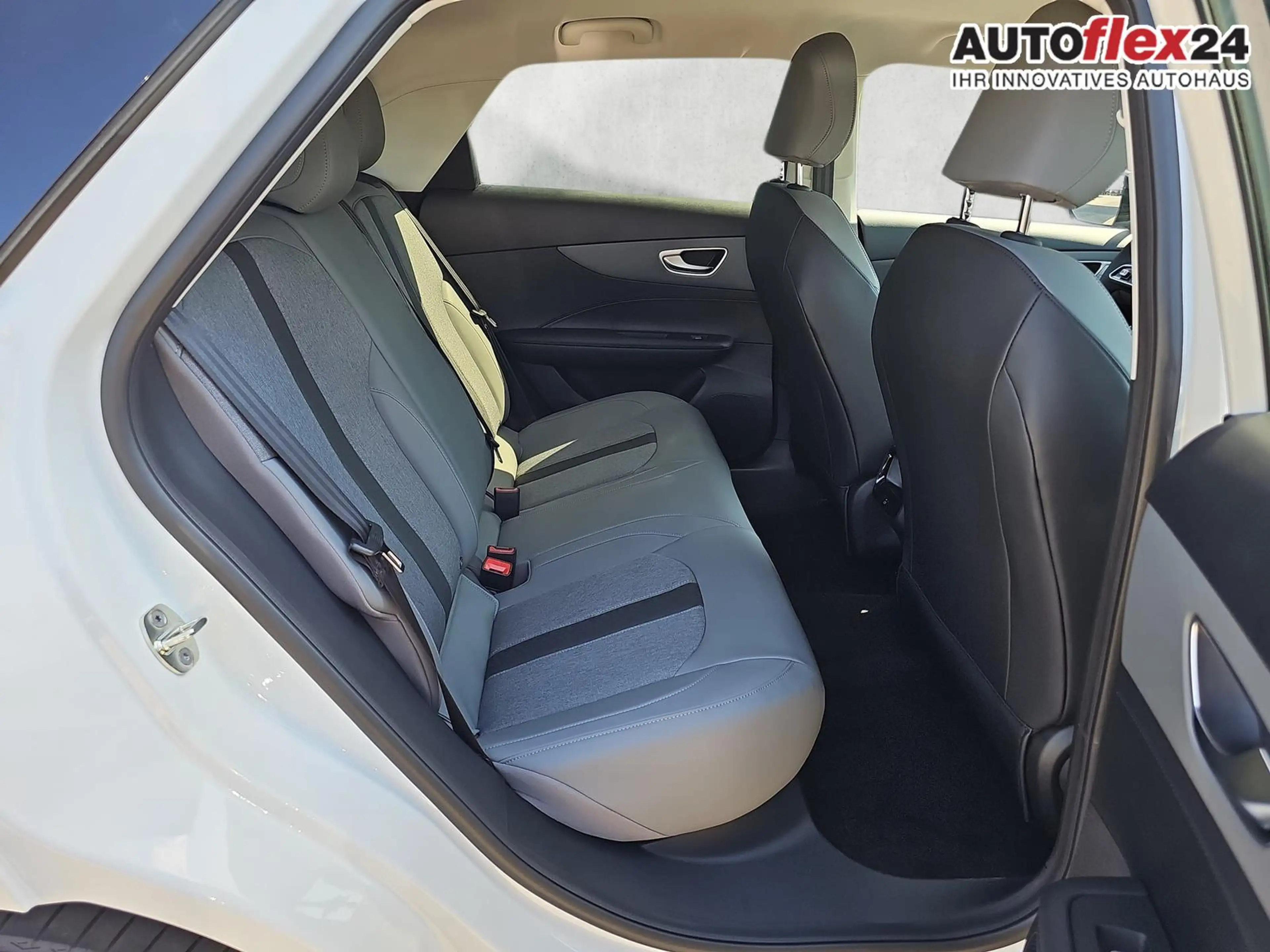 MG MG4 Premium 4 EV Facelift 64kWh ACC 360Kamera 140 k... — photo 12