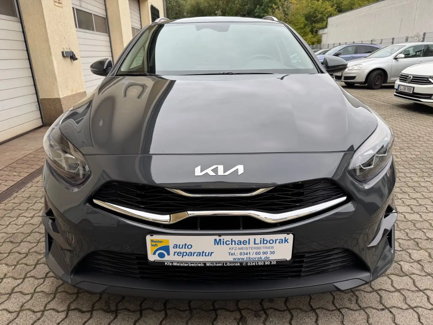 Kia Ceed SW / cee'd SW 1.5 T-GDI DCT Vision Gris - 2