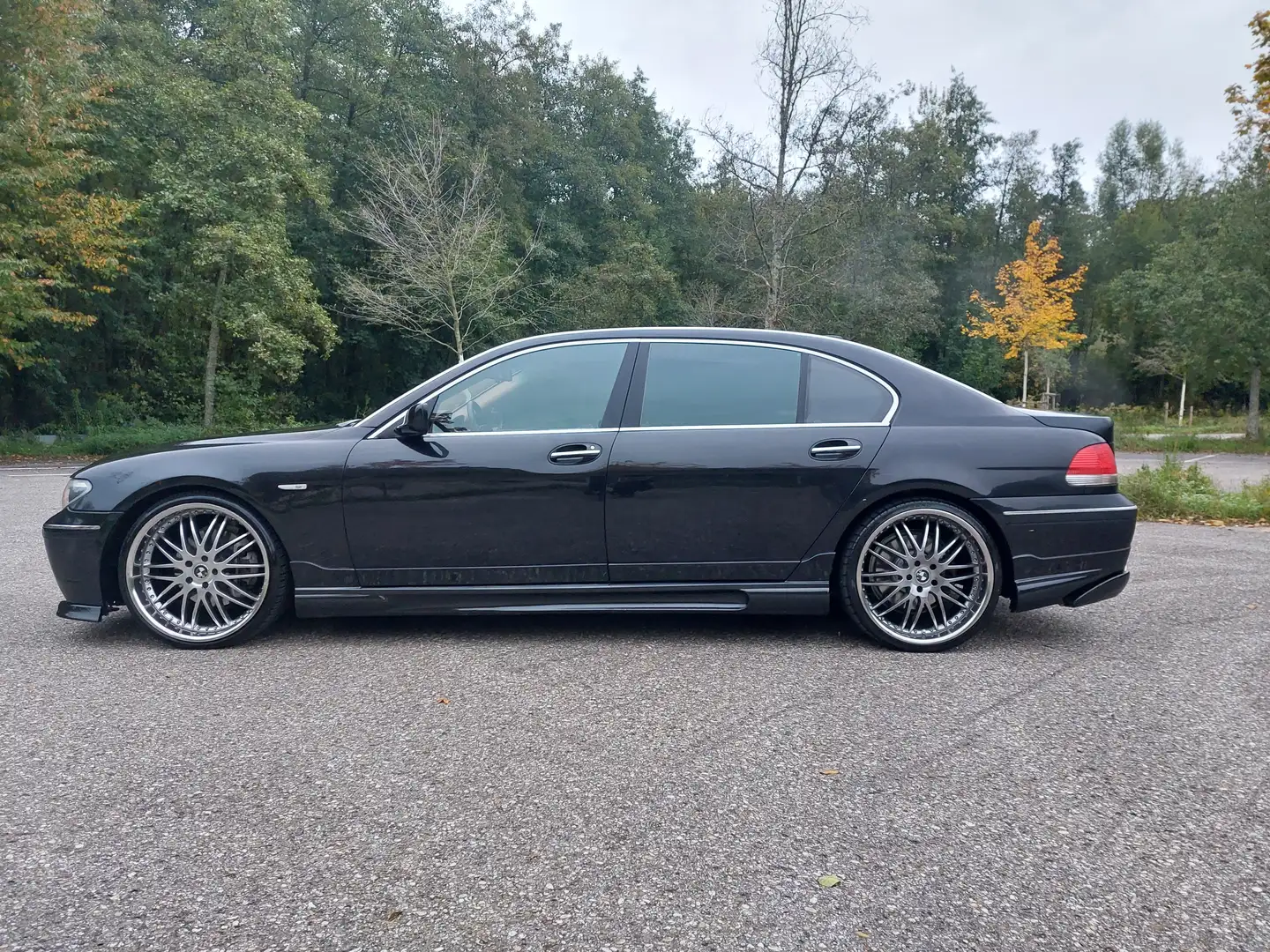 BMW 745 745Li Schwarz - 2