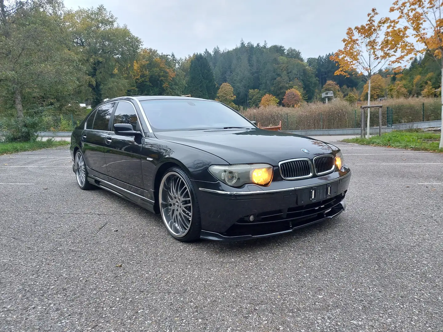 BMW 745 745Li Schwarz - 1