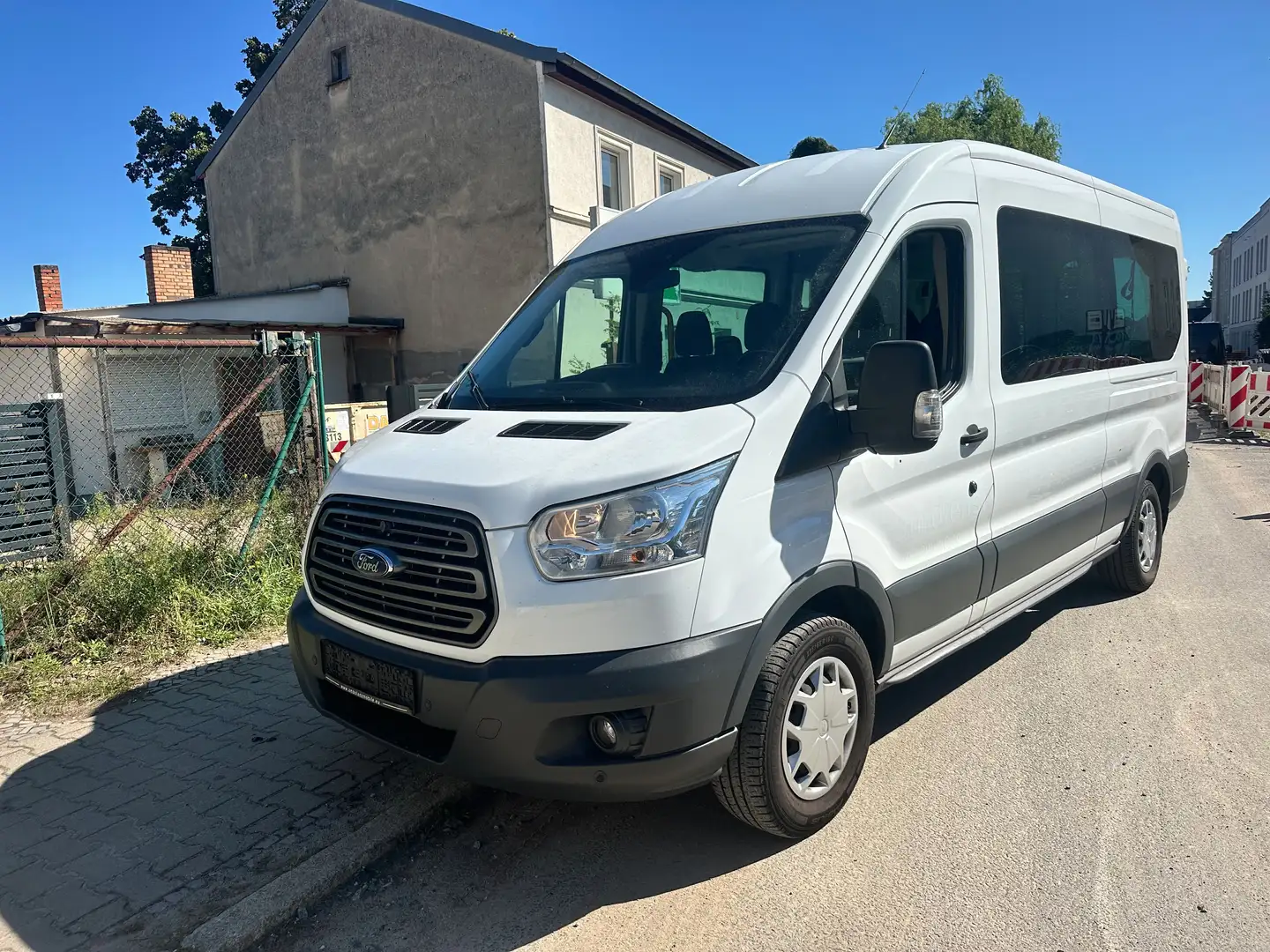 Ford Transit 350 L3 Trend 9-sitze. Weiß - 1