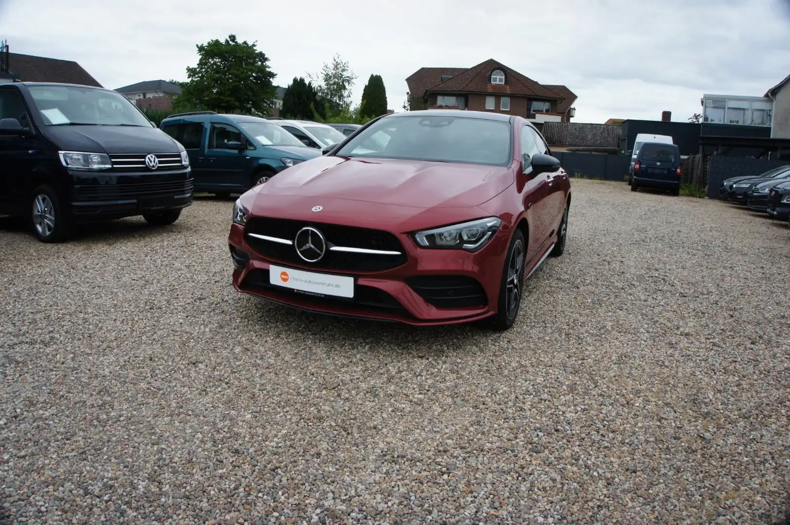 Mercedes-Benz CLA 250 e Hybrid  360° Keyless Pano Rouge - 1