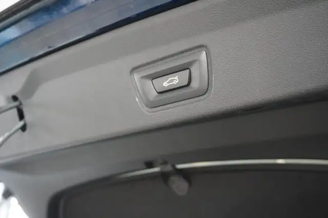 BMW I4 view 15
