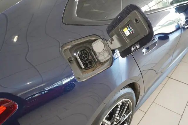 BMW I4 view 13