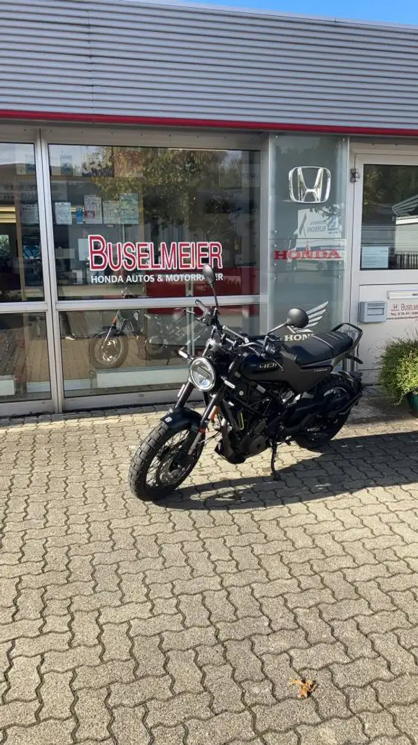 Husqvarna Svartpilen 401 Noir - 2