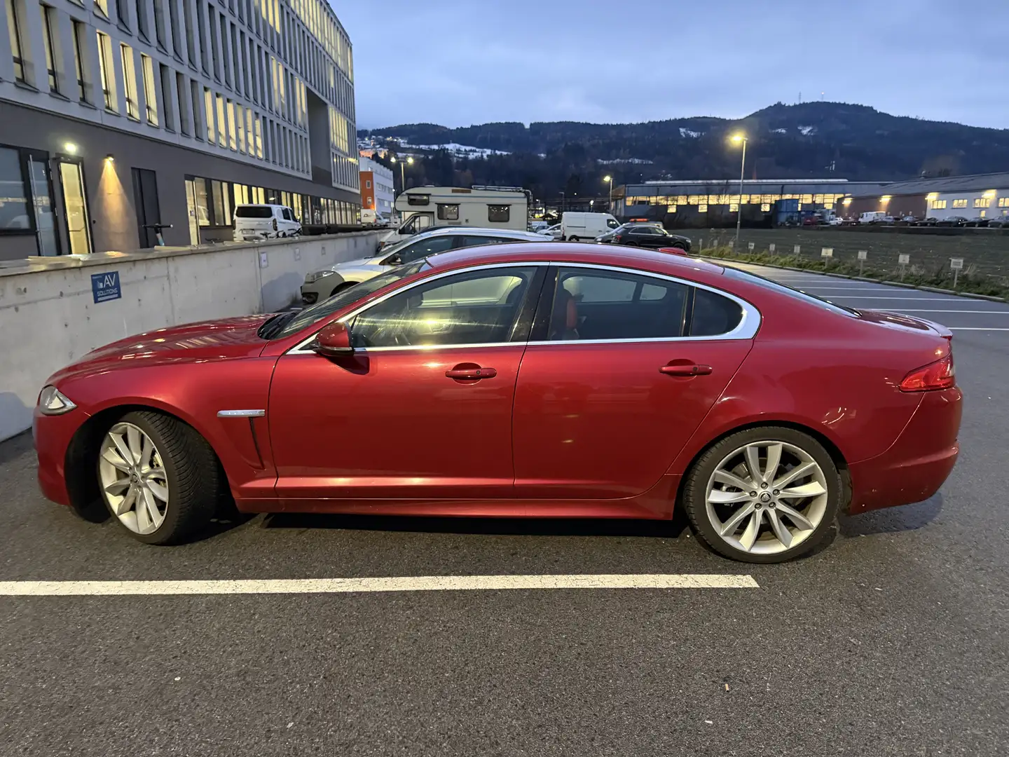 Jaguar XF 2,2 Diesel Premium Luxury - 2