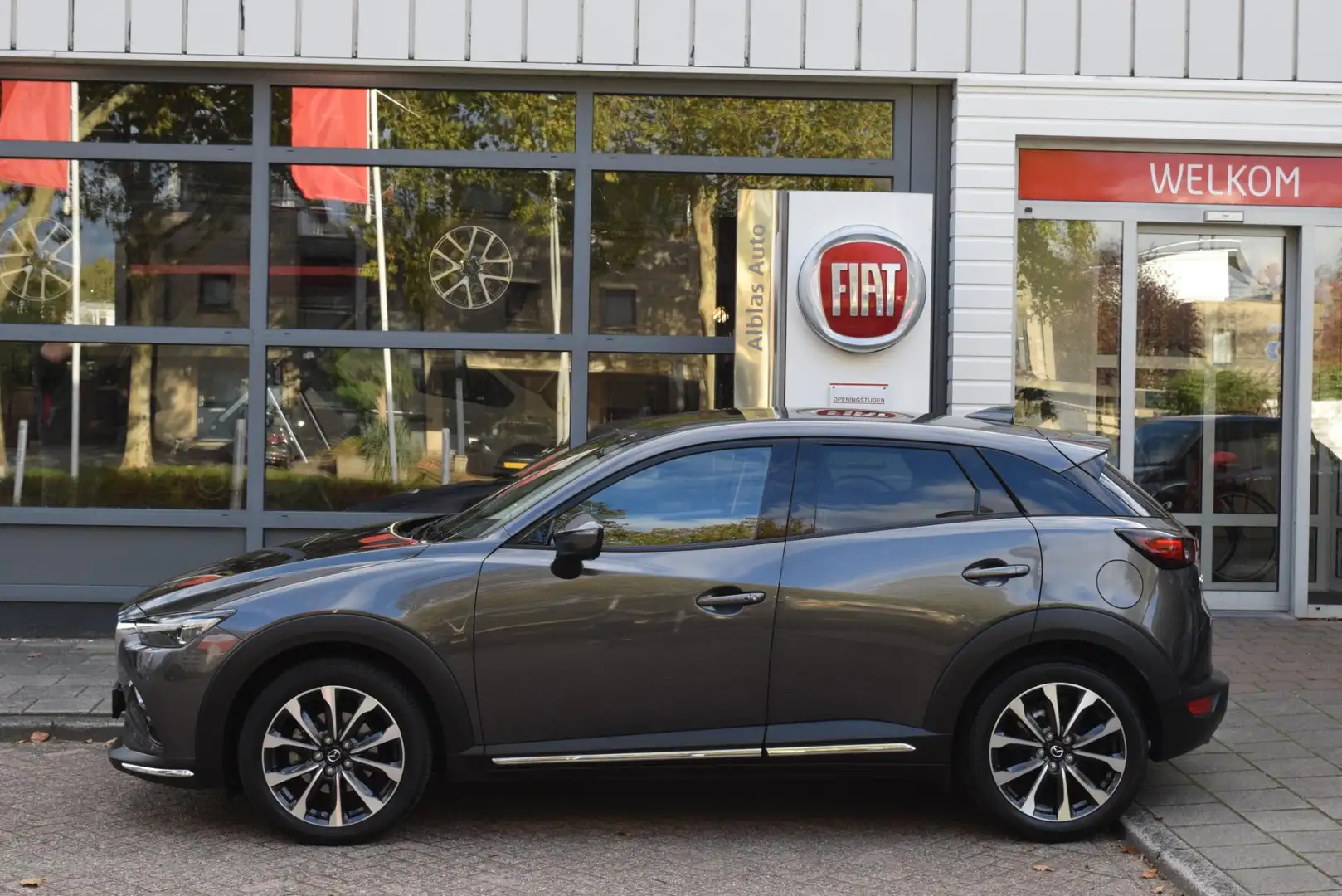 Mazda CX-3 2.0 SkyActiv-G 121 Luxury Grijs - 2