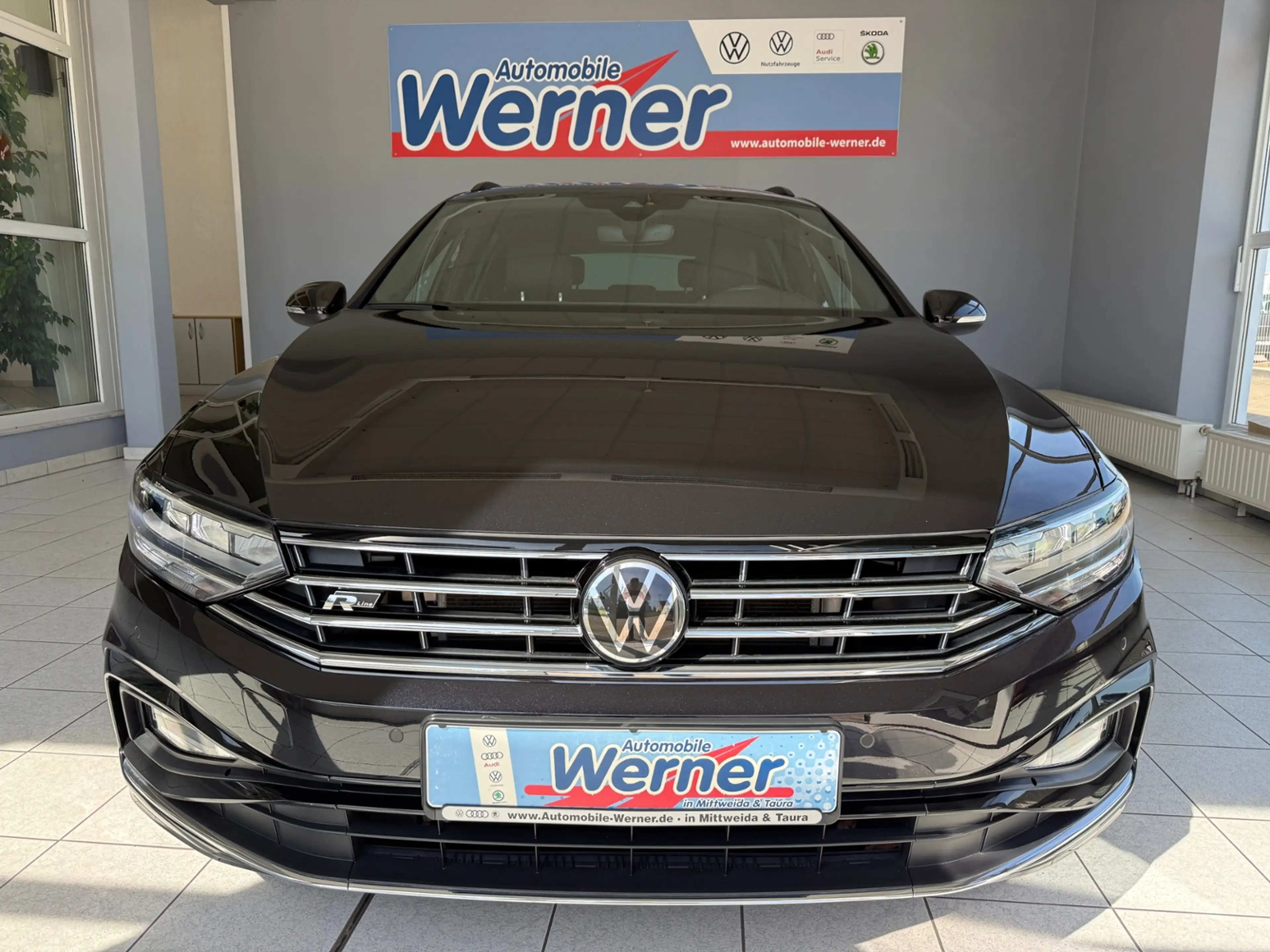 Volkswagen Passat Variant Business R-Line 2.0TSI AHK Leder NaviPro — photo 3