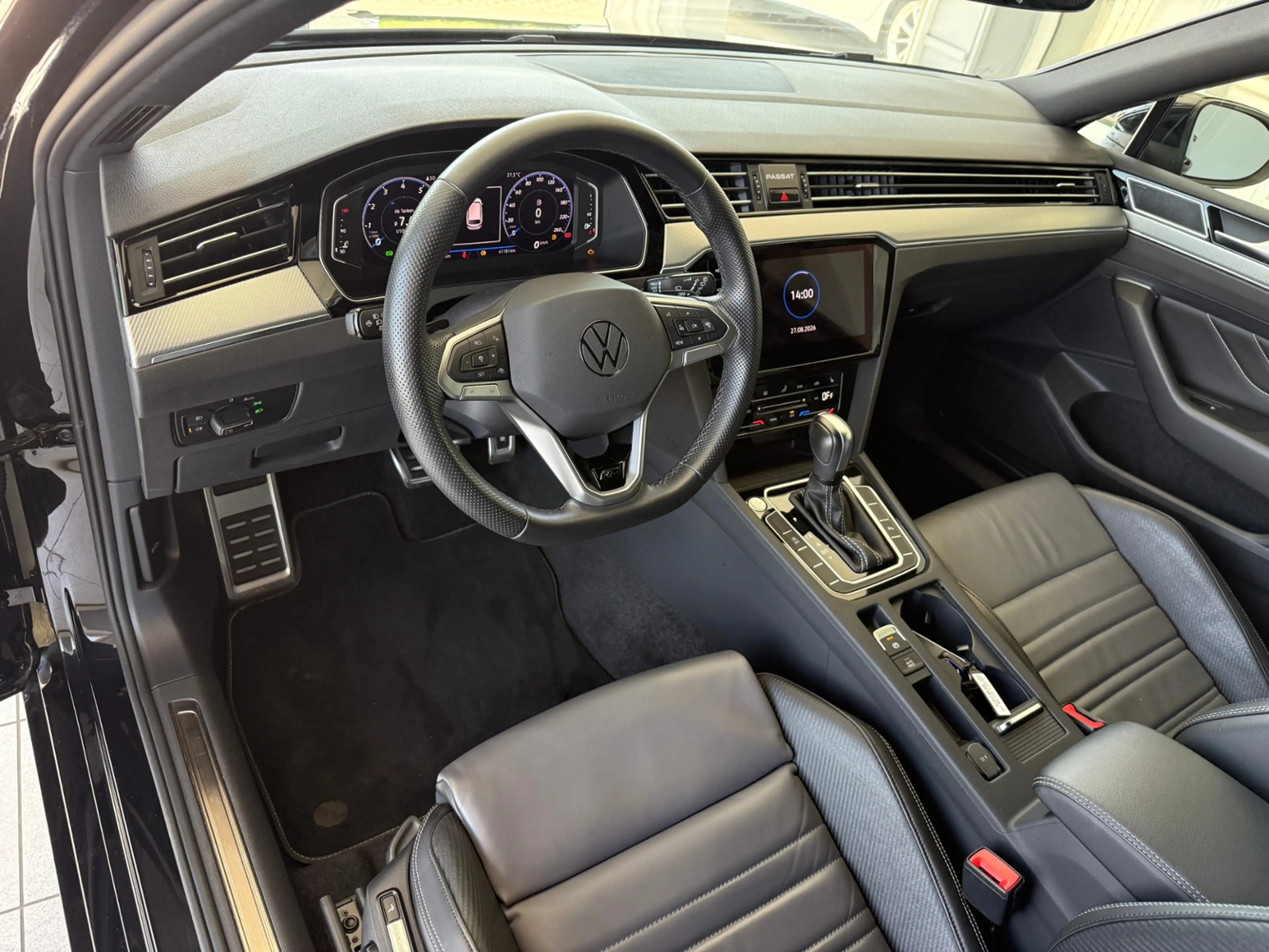 Volkswagen Passat Variant Business R-Line 2.0TSI AHK Leder NaviPro — photo 13