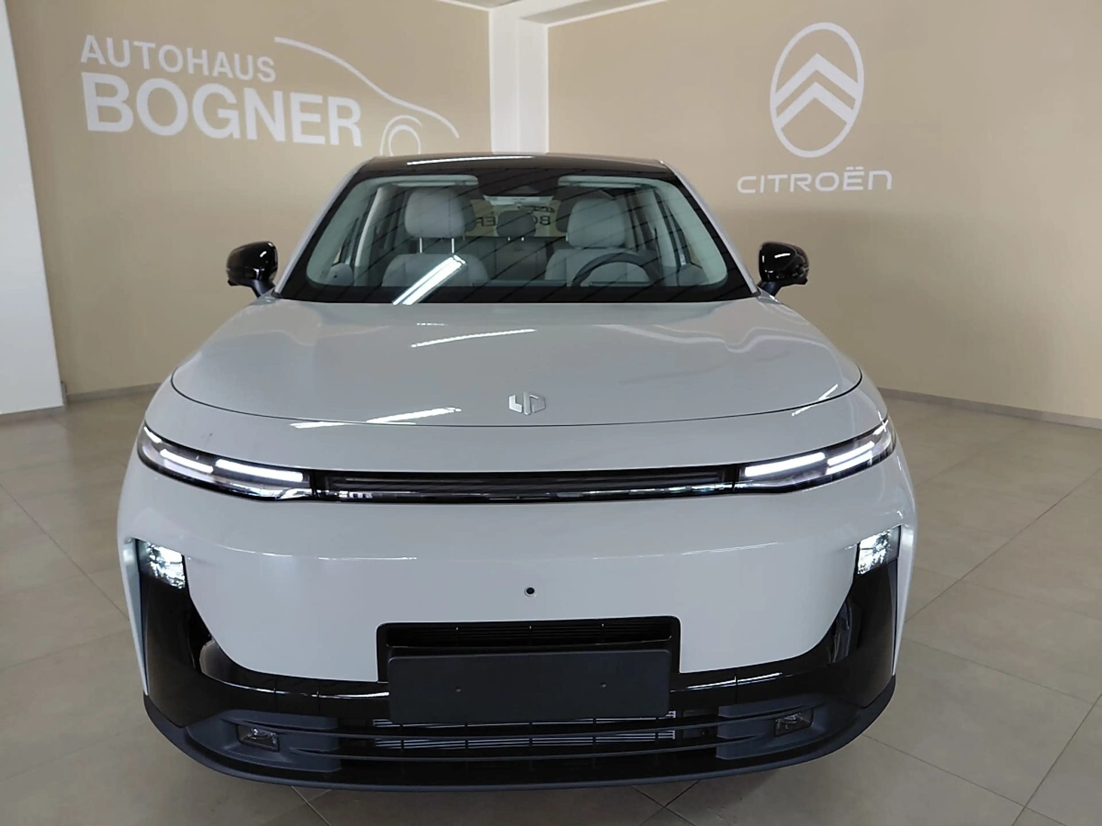 Leapmotor B10 Hybrid Design — photo 5