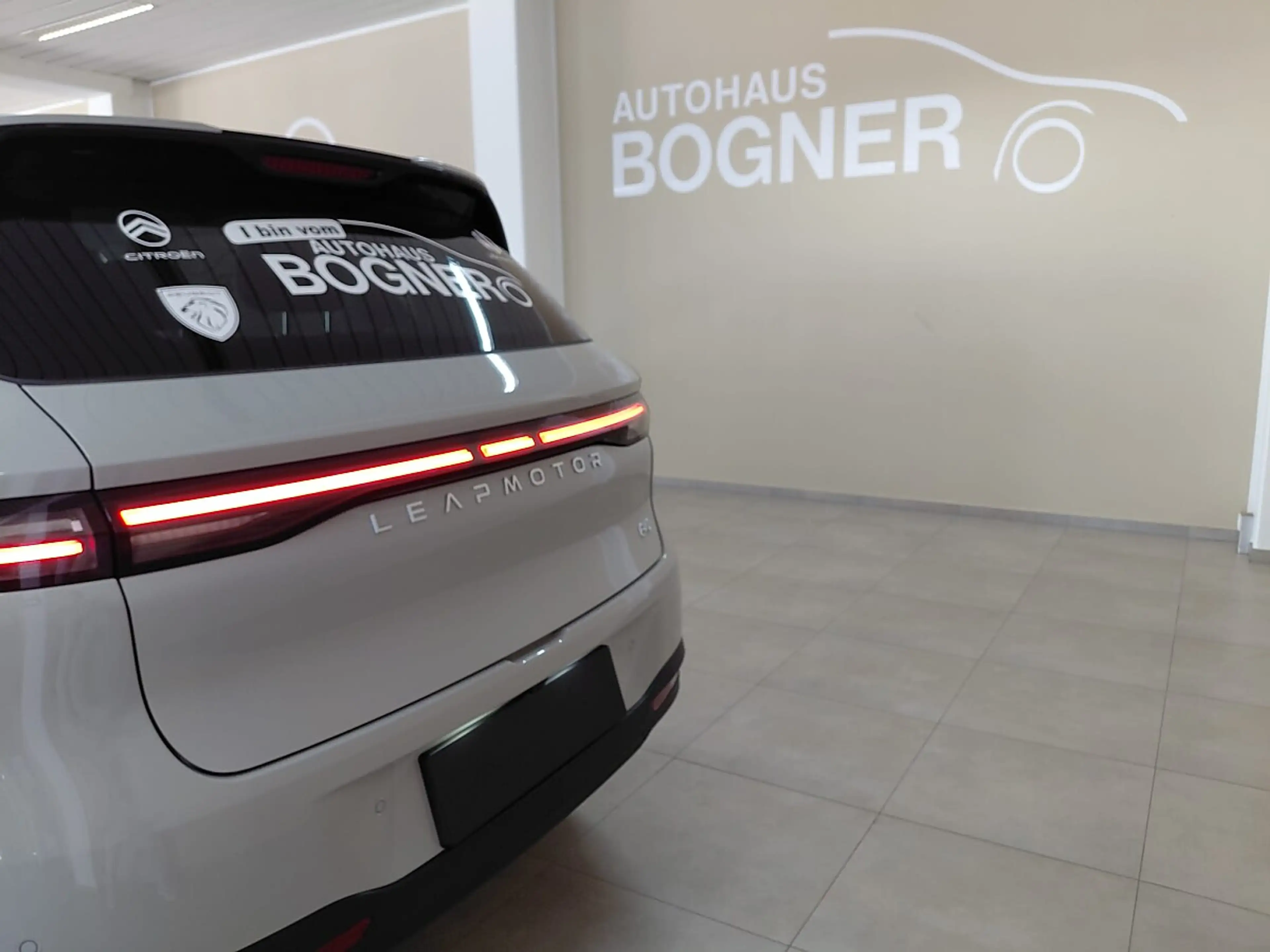 Leapmotor B10 Hybrid Design — photo 15