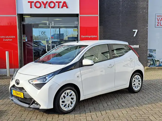 Toyota Aygo X X-PLAY 5-DEURS NAVI CAMERA APPLE/ANROID AUDIO-STUU
