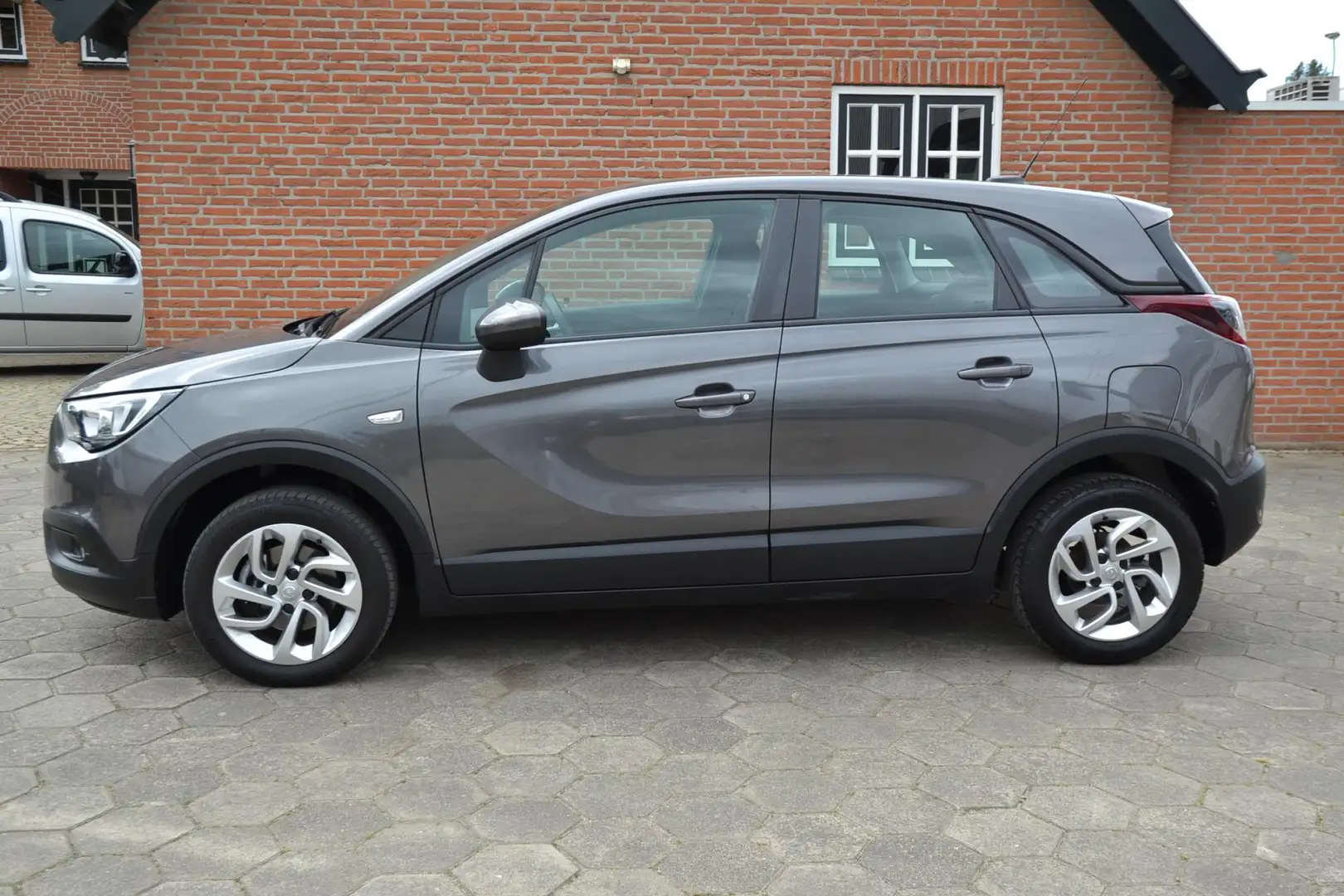 Opel Crossland X 1.2 Turbo Innovation - Airco - Navigatie - Cruise Grau - 2