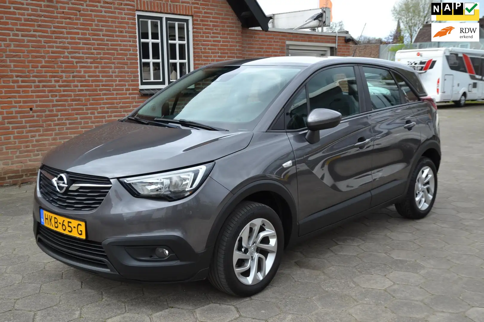 Opel Crossland X 1.2 Turbo Innovation - Airco - Navigatie - Cruise Grau - 1