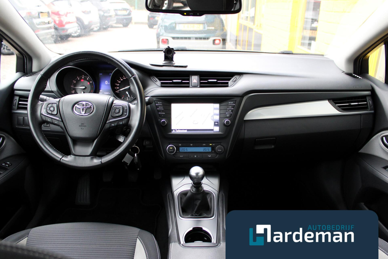 Toyota Avensis 1.8 VVT-i Executive Navi Camera — photo 2