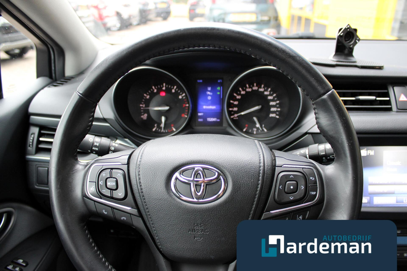 Toyota Avensis 1.8 VVT-i Executive Navi Camera — photo 15