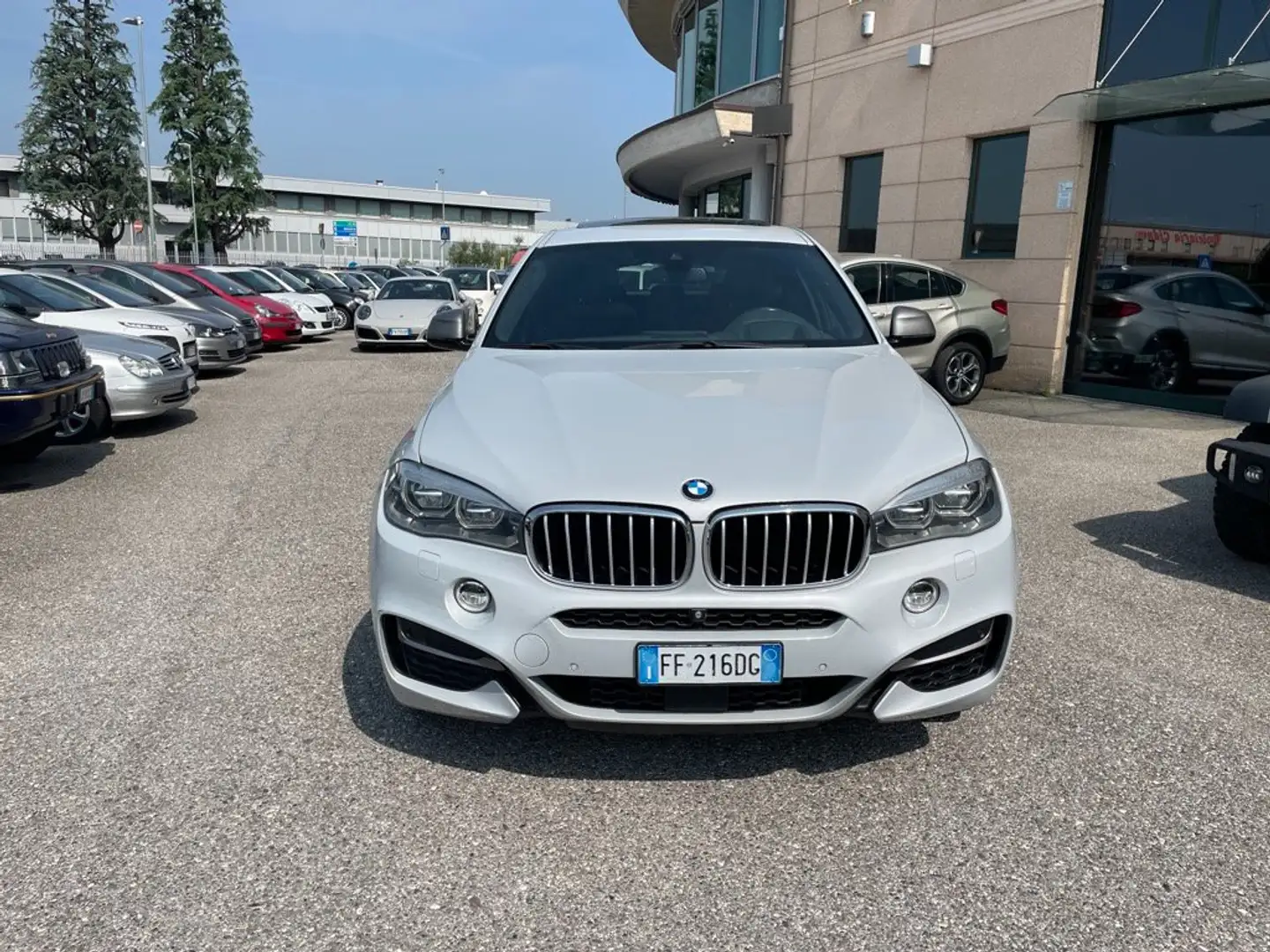 BMW X6 M50d auto XDRIVE ADAS TETTO CERCHI 20 RETROCAMERA Bianco - 2
