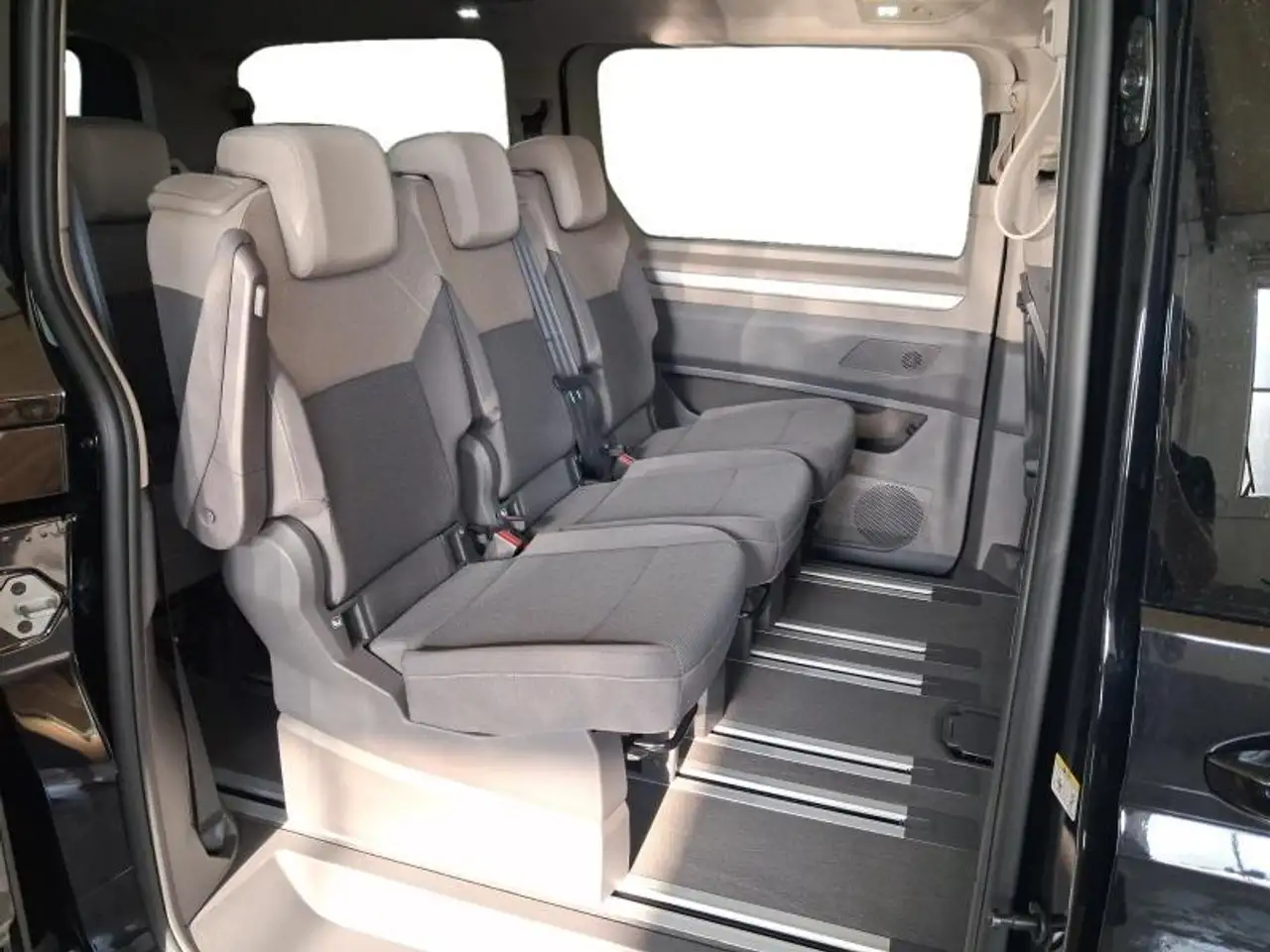 Volkswagen T7 Multivan 2026 — фото 15
