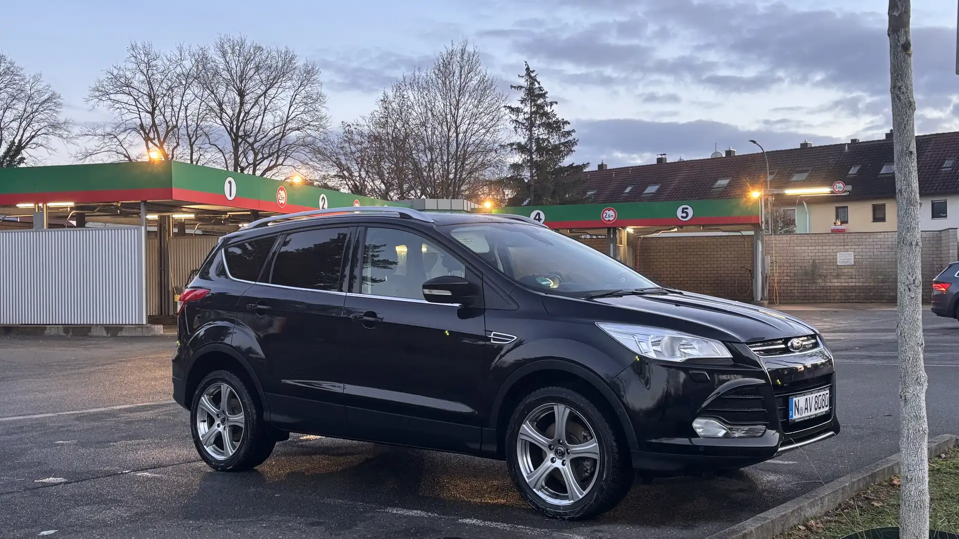 Ford Kuga 2.0 TDCi 4x4 Aut. Titanium - 1