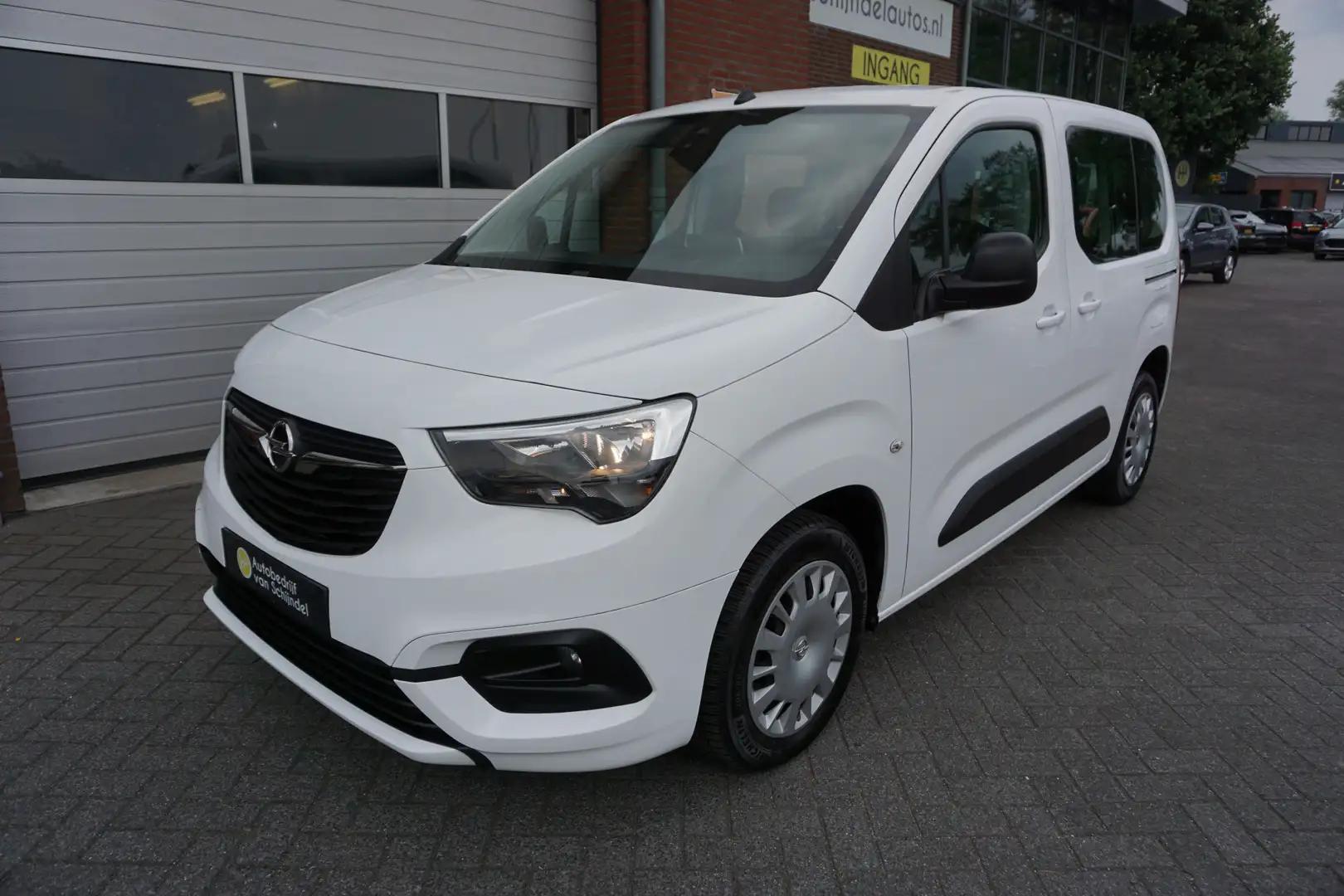 Opel Combo Life 1.2 Turbo 5 PERSOONS - NAVI - PARKEERSENSOREN - AP Wit - 2
